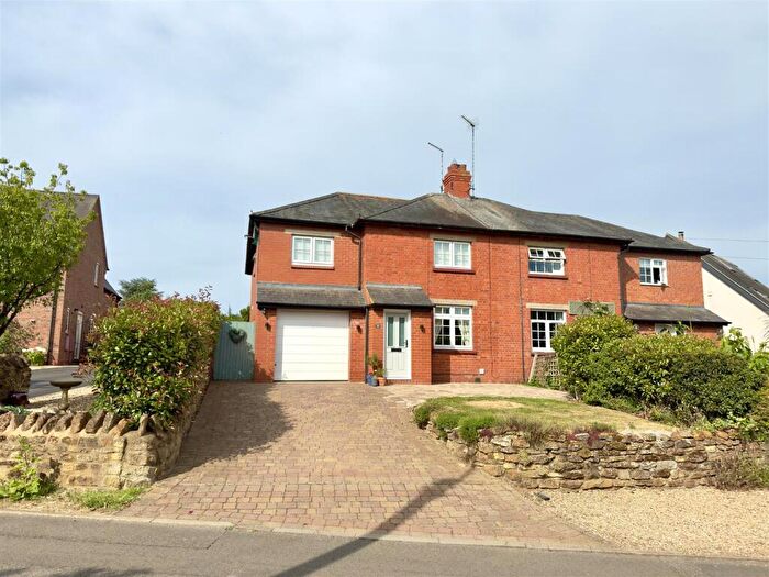 4 Bedroom Semi-Detached House For Sale In Church Lane, Kislingbury, Northamptonshire, NN7