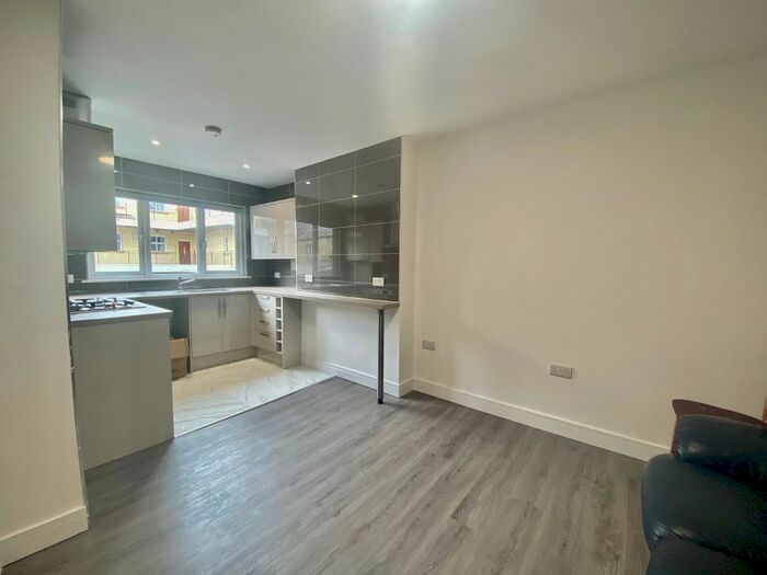 1 Bedroom Flat To Rent In Mill Street, Kingsbridge TQ7