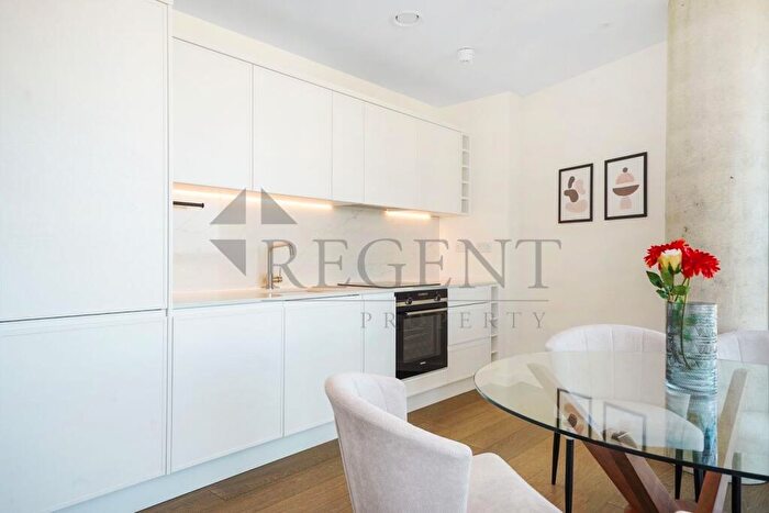 2 Bedroom Apartment To Rent In Vetro Court, Salter Street, E14
