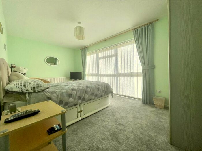 2 Bedroom Apartment For Sale In Rushford Warren, Mudeford, Christchurch