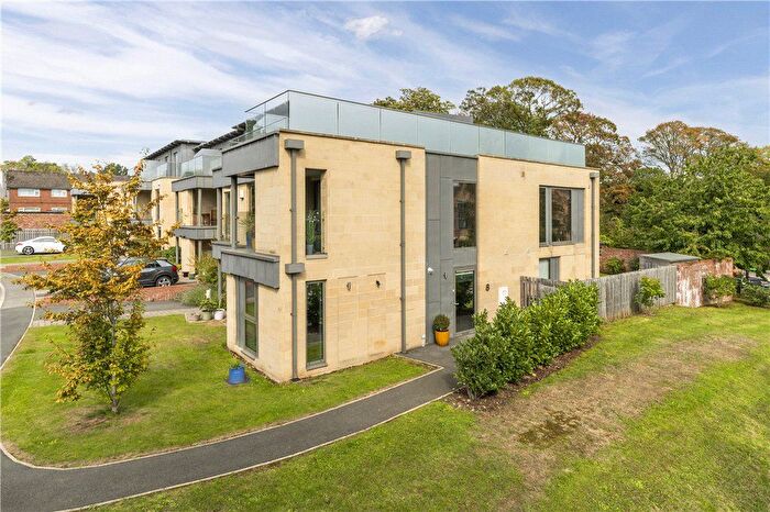 2 Bedroom Town House For Sale In Spenfield Court, Leeds, West Yorkshire, LS16