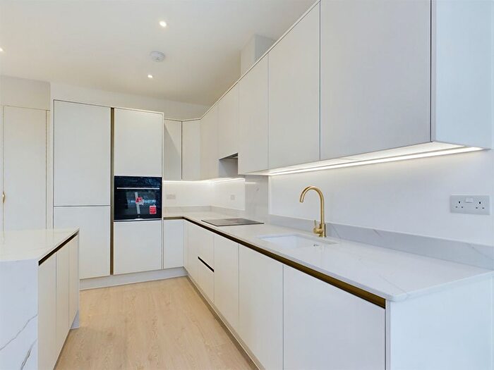 2 Bedroom Flat To Rent In Picardy Road, Belvedere, DA17