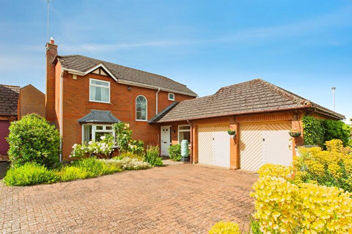 4 Bedroom Detached House For Sale In Chandler Gardens, Thrapston, Kettering, NN14