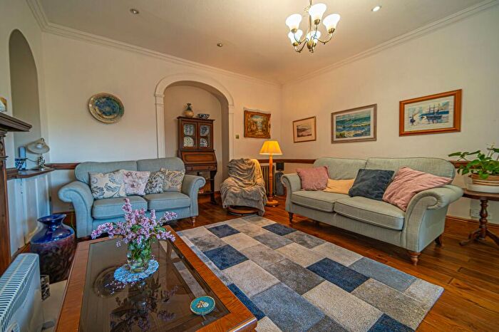 6 Bedroom Detached House For Sale In Hendredenny Hall, Caerphilly, CF83