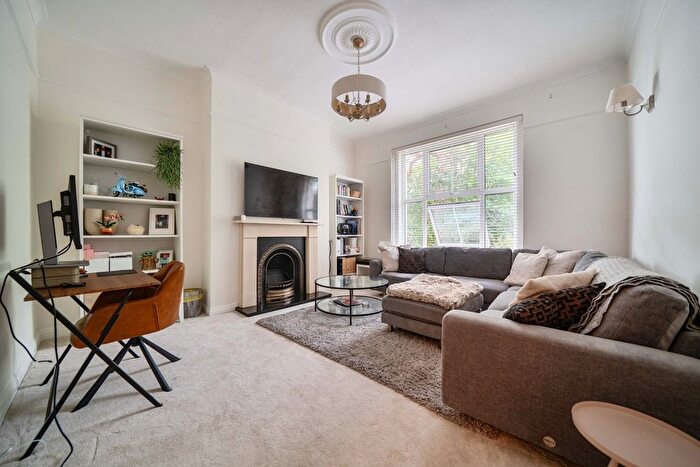 2 Bedroom Flat For Sale In Freelands Road, Bromley, BR1
