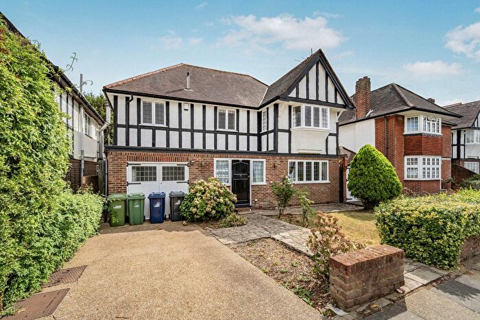 4 Bedroom Detached House To Rent In Beaufort Road, London, W5