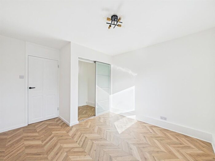 1 Bedroom Flat For Sale In Albert Road, London, N15
