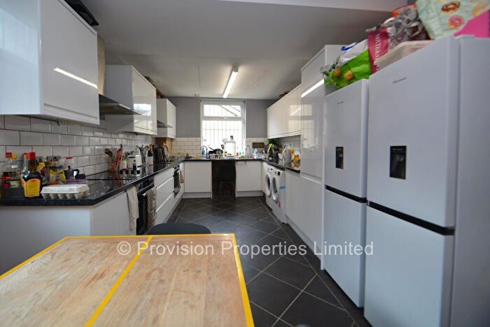 6 Bedroom End Of Terrace House To Rent In Regent Park Avenue, Hyde Leeds, LS6