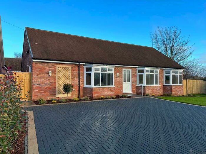 3 Bedroom Bungalow To Rent In Wolverton Road, Castlethorpe, MK19