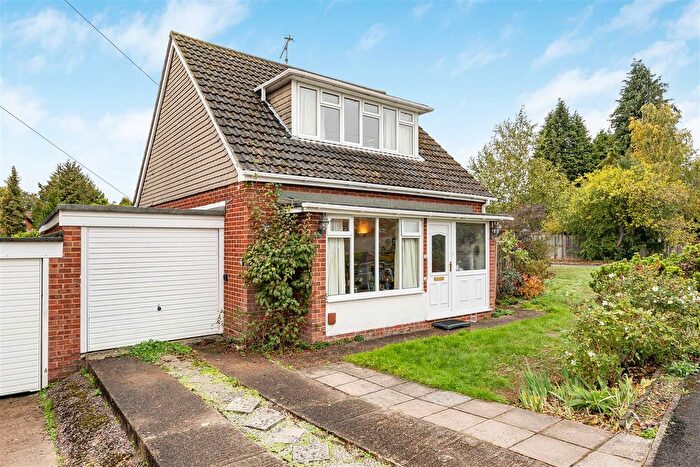 2 Bedroom Chalet For Sale In Gurney Drive, Caversham, Reading, RG4