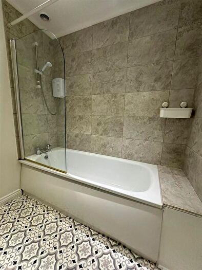 3 Bedroom End Terrace House To Rent In Church Road, Portsmouth, PO1