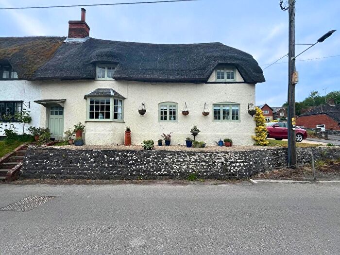 3 Bedroom Semi-Detached House For Sale In High Street, Burbage, SN8