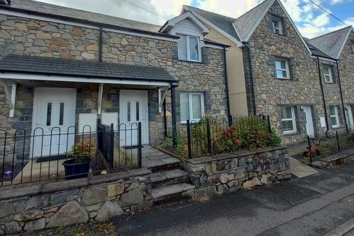 2 Bedroom End Of Terrace House To Rent In Ffestiniog, Blaenau Ffestiniog, LL41