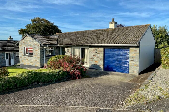 3 Bedroom Bungalow For Sale In Marshalls Way, Trelights, PL29