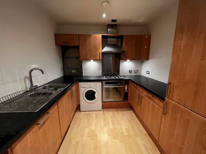 2 Bedroom Flat To Rent In Bowman Lane, Leeds, West Yorkshire, LS10