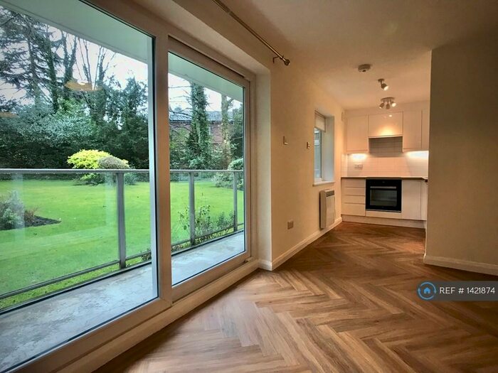 1 Bedroom Flat To Rent In Langham Court, Manchester, M20