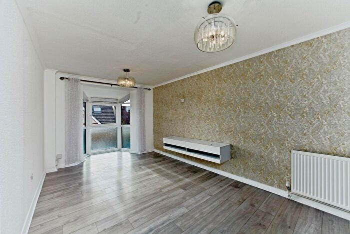 1 Bedroom Flat For Sale In Chipstead Avenue, Thornton Heath, CR7