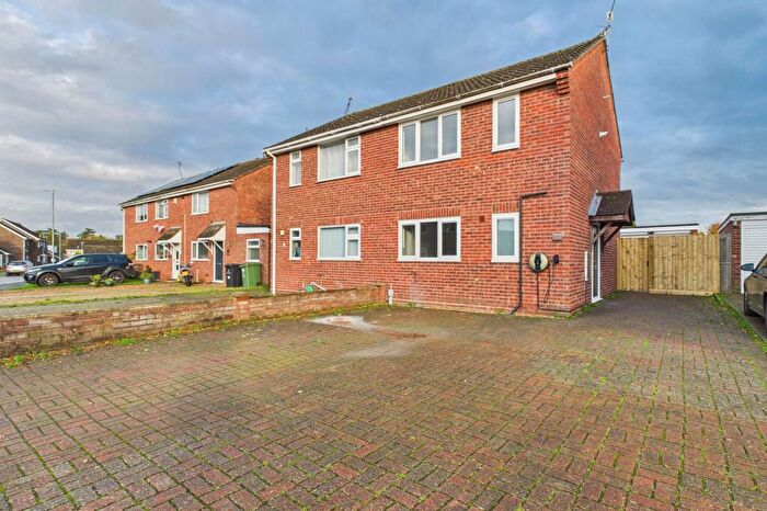 3 Bedroom Semi Detached House To Rent In Sturdee Close, Thetford, IP24