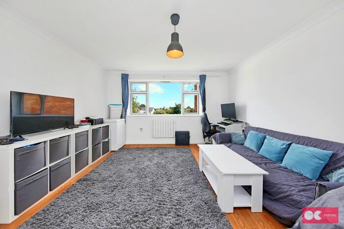 1 Bedroom Flat To Rent In Hainault Road, London, E11