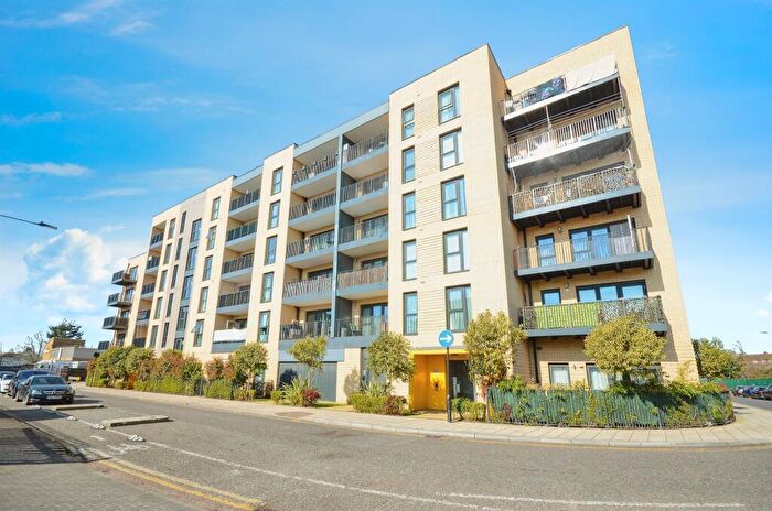 1 Bedroom Apartment For Sale In Westmoreland Road, London, NW9