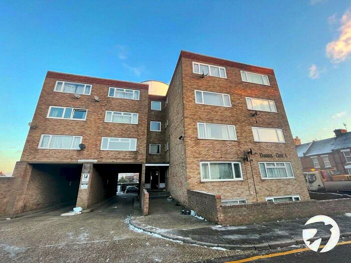 Studio To Rent In Dalton Street, Gillingham, Kent, ME7