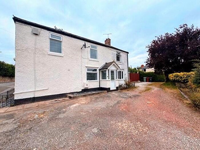 3 Bedroom Semi Detached House To Rent In St Lawrence Road, North Wingfield, S42