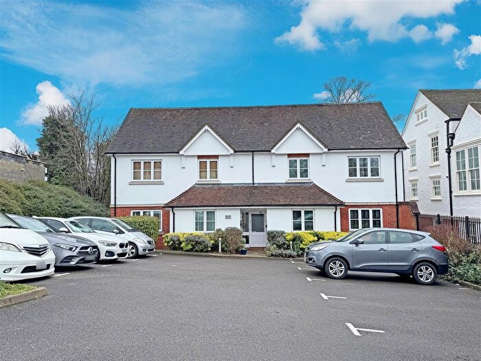 1 Bedroom Flat For Sale In Frenches Road, Redhill, RH1