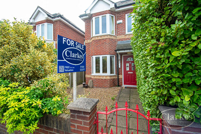 3 Bedroom Semi-Detached House For Sale In Bed Semi Detached House - Orchard Mews, BH10