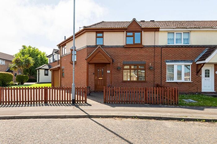 3 Bedroom Semi Detached House For Sale In Bloomfield Way, Carlton Colville, NR33