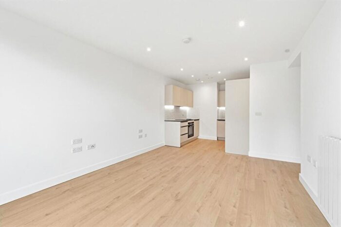 1 Bedroom Apartment To Rent In Dray House, Lombard Square, SE28