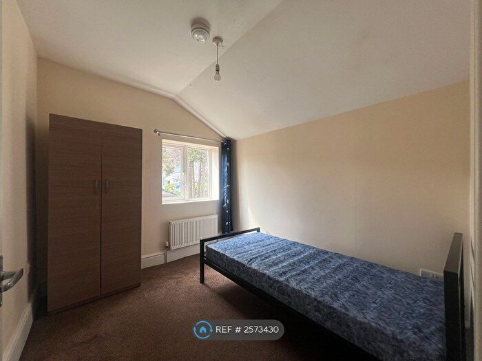 4 Bedroom Detached House To Rent In Royate Hill, Bristol, BS5