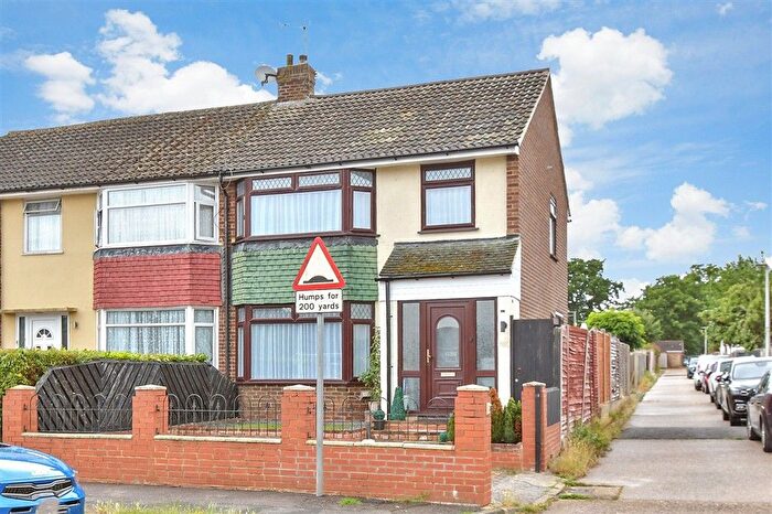 3 Bedroom Semi Detached House For Sale In Ballens Road, Lords Wood, Chatham, Kent, ME5