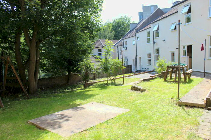 8 Bedroom House To Rent In Horfield Road, Bristol, BS2