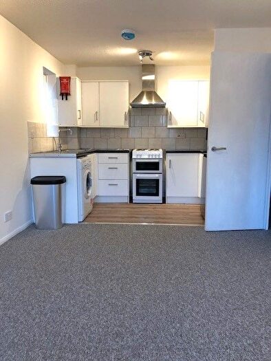 1 Bedroom Flat To Rent In Nickelby House, South Ealing Road, London, W5