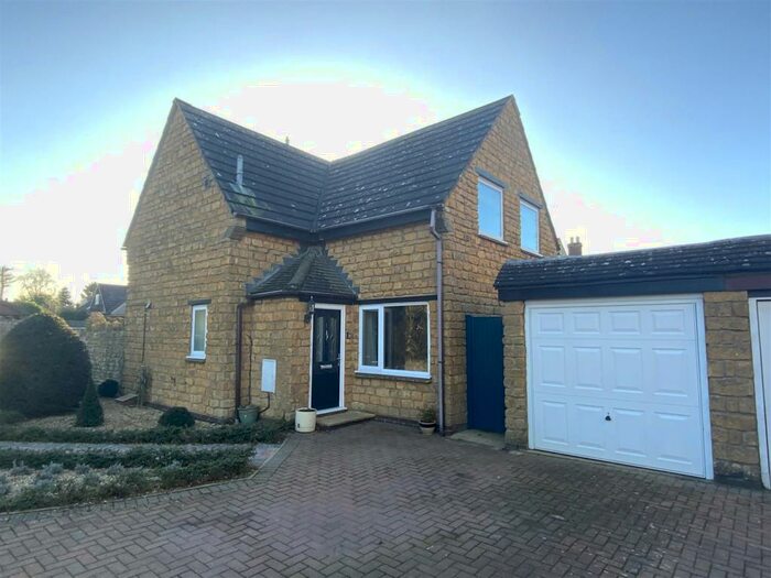 4 Bedroom Detached House For Sale In Stony Hill, Paulerspury, Towcester, NN12