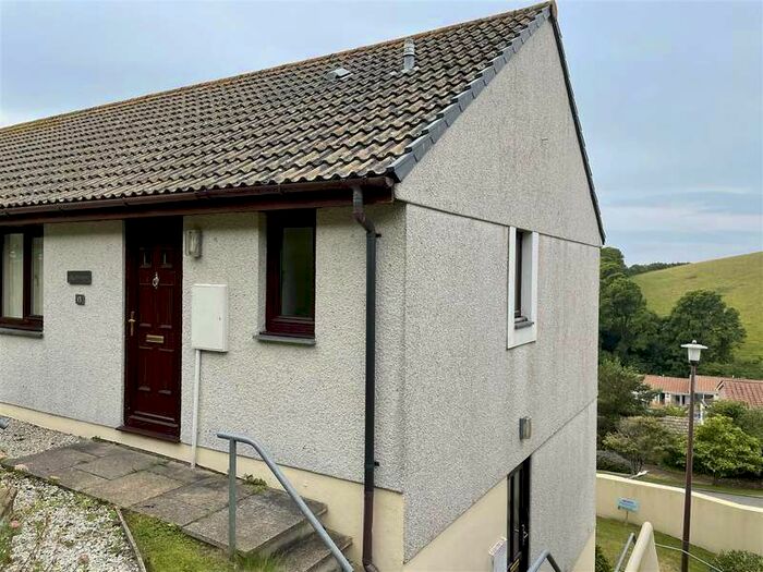 2 Bedroom Penthouse Flat For Sale In Dinas Court, Trerieve, Downderry