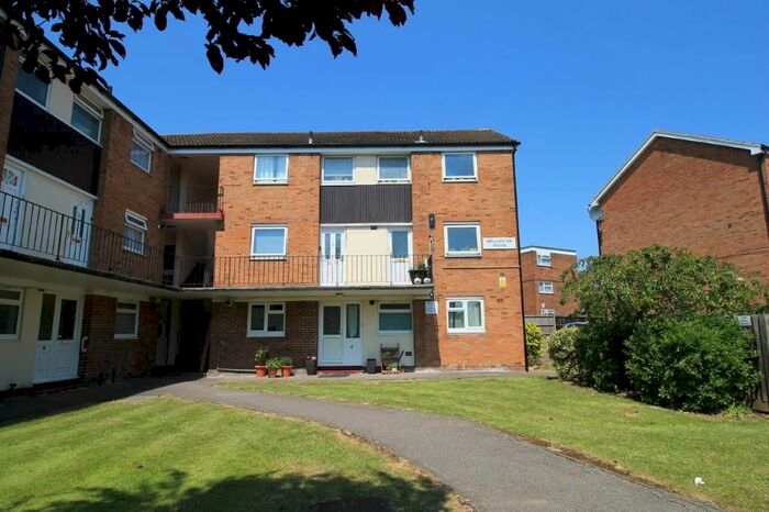 2 Bedroom Maisonette To Rent In Wellington House, Northolt, UB5