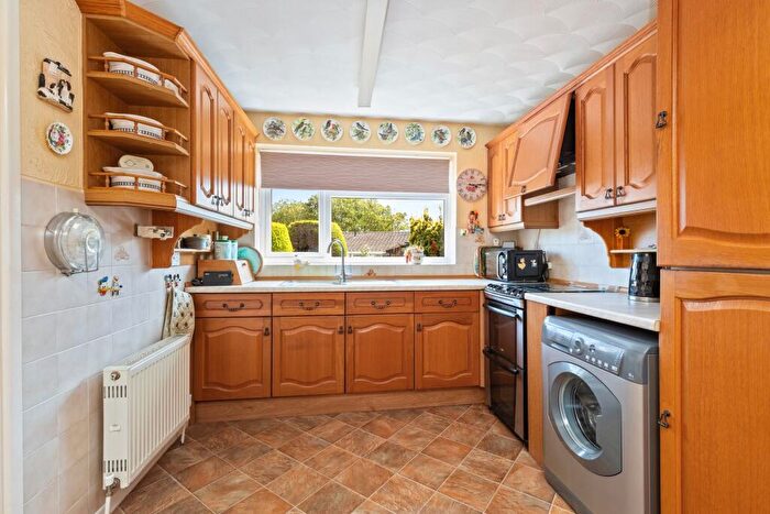 2 Bedroom Detached Bungalow For Sale In Lundy Close, Littlehampton, BN17