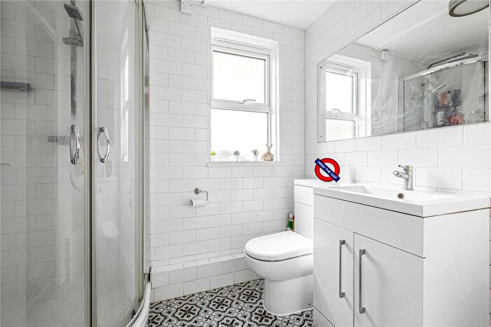 1 Bedroom Apartment For Sale In Rawstorne Street, London, EC1V