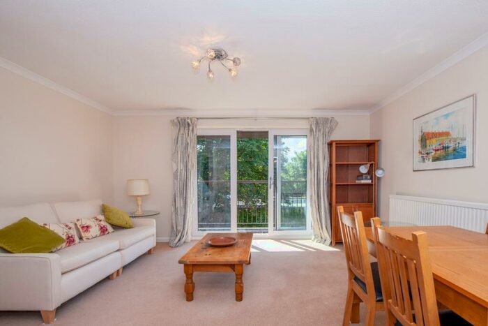 3 Bedroom Apartment To Rent In Hernes Road, Oxford, OX2
