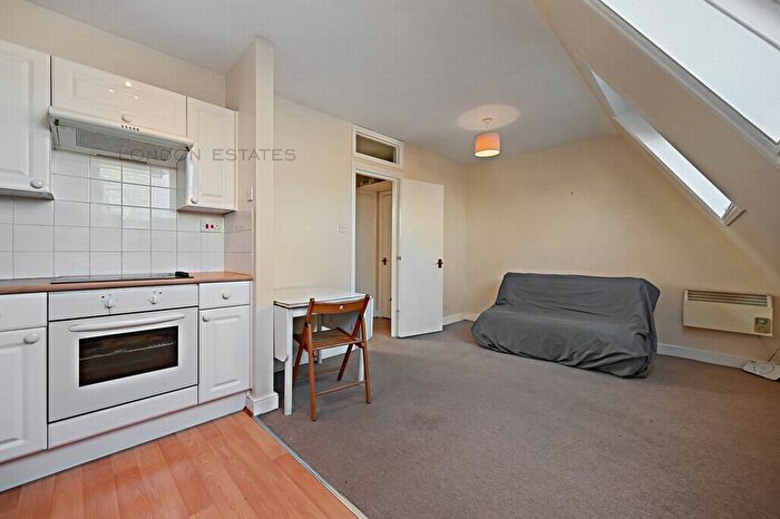 1 Bedroom Flat To Rent In Greyhound Road, Hammersmith, W6