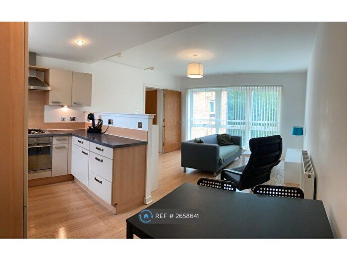 2 Bedroom Flat To Rent In Mcphail Street, Glasgow, G40