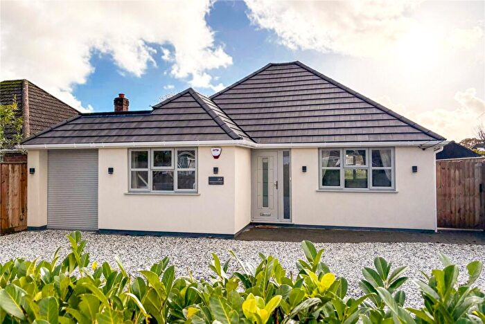 4 Bedroom Bungalow For Sale In Hazelwood Avenue, New Milton, Hampshire, BH25