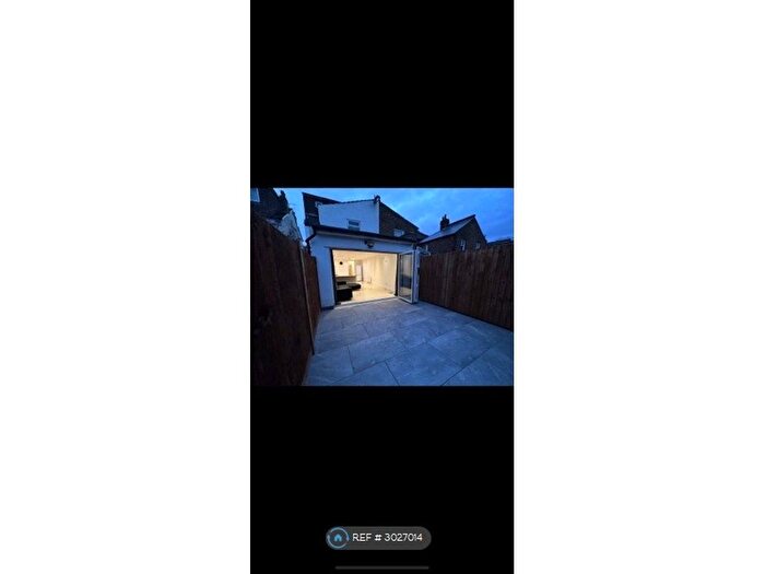 2 Bedroom Flat To Rent In Fernlea Rd, Balham, Clapham, Tooting, Brixton, Oval, SW12