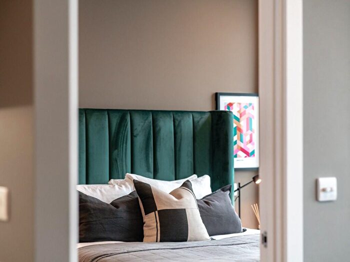 2 Bedroom Apartment To Rent In The Mercian, Broad Street, B15