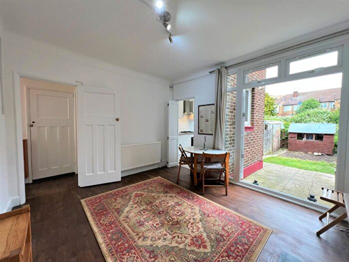 1 Bedroom Ground Maisonette To Rent In Southview Avenue Neasden London, NW10