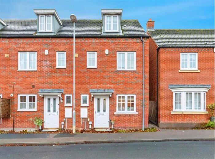 3 Bedroom Terraced House For Sale In Grenadier Close, Bedford, MK41