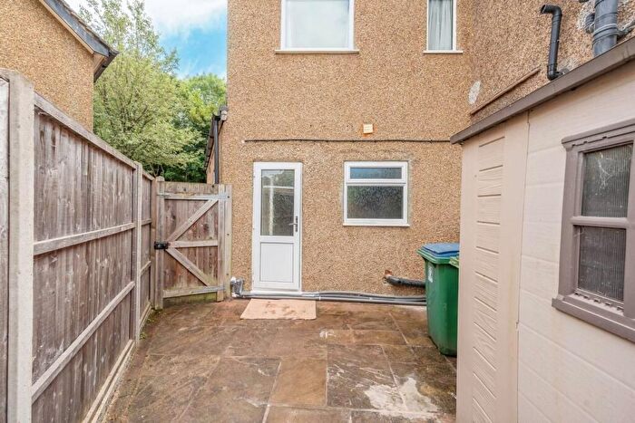 1 Bedroom Studio To Rent In Gade Avenue, Watford, WD18