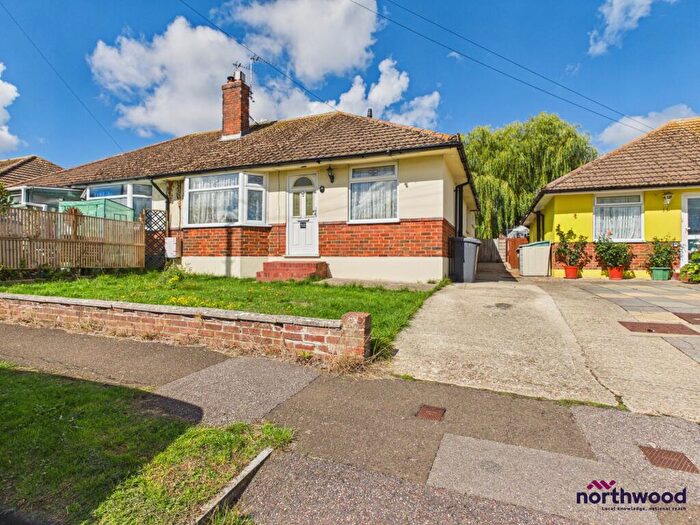 2 Bedroom Bungalow To Rent In Gorringe Drive, Willingdon, Eastbourne, BN20