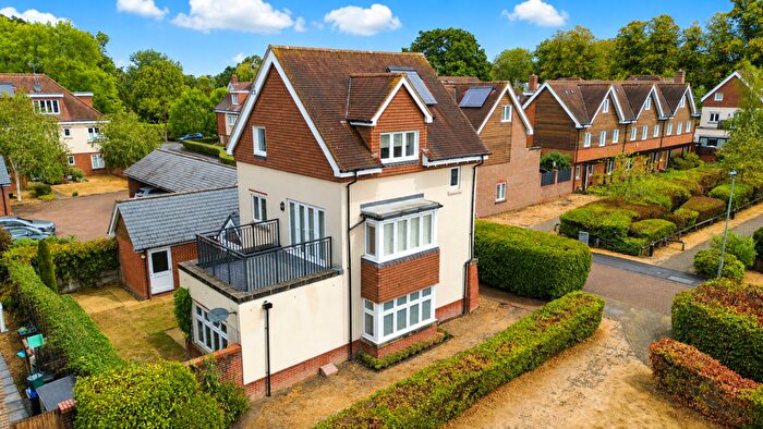 4 Bedroom Detached House To Rent In Mulberry Way, Ashtead, KT21